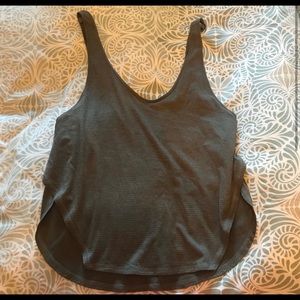 Lululemon workout shirt size 6